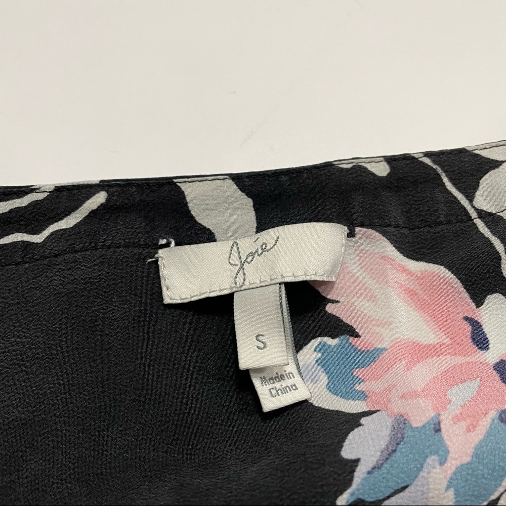 Joie Sheer Designer Floral Button Up V Neck Blouse Small RN# 105230 CA# 58350 - Picture 3 of 7